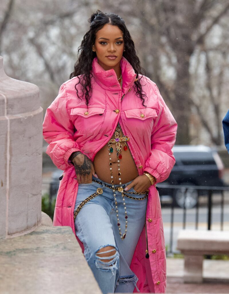 Rihannas Pregnancy Style Top 12 Singers Maternity Looks